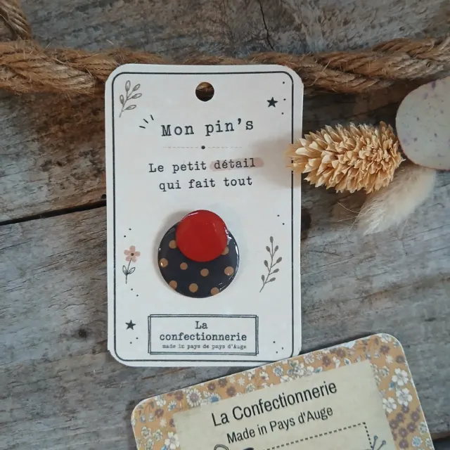 Pin’s coloré - petit rond terracotta/ rond pois marrons