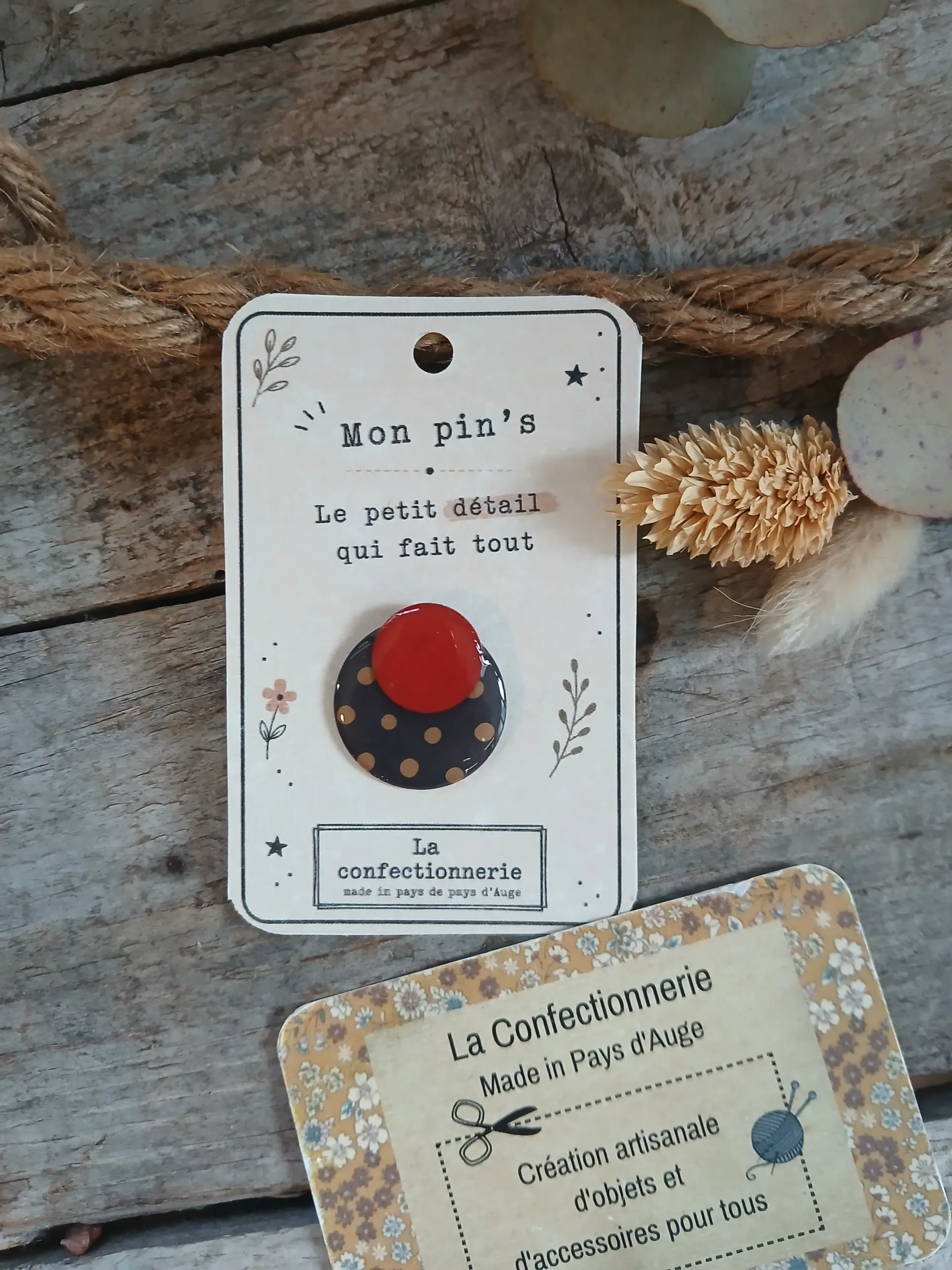 Pin’s coloré - petit rond terracotta/ rond pois marrons