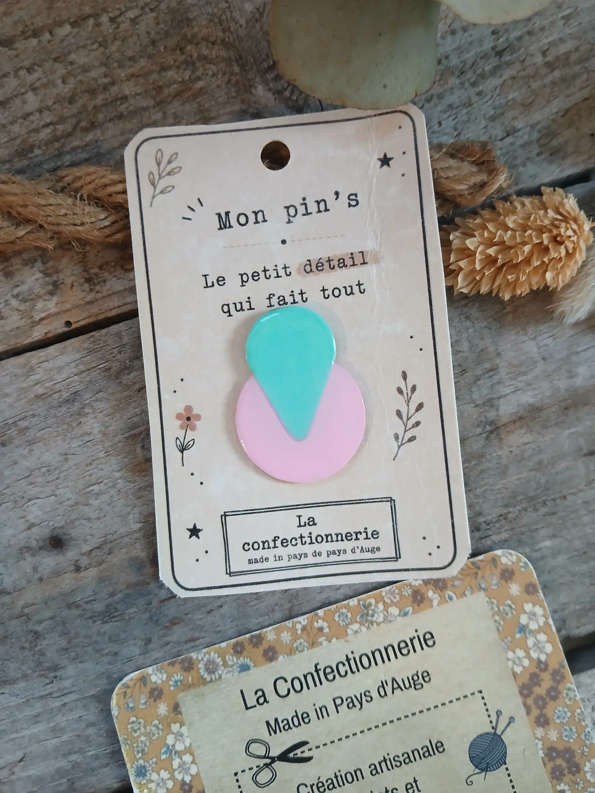 Pin’s coloré - rose /vert d'eau