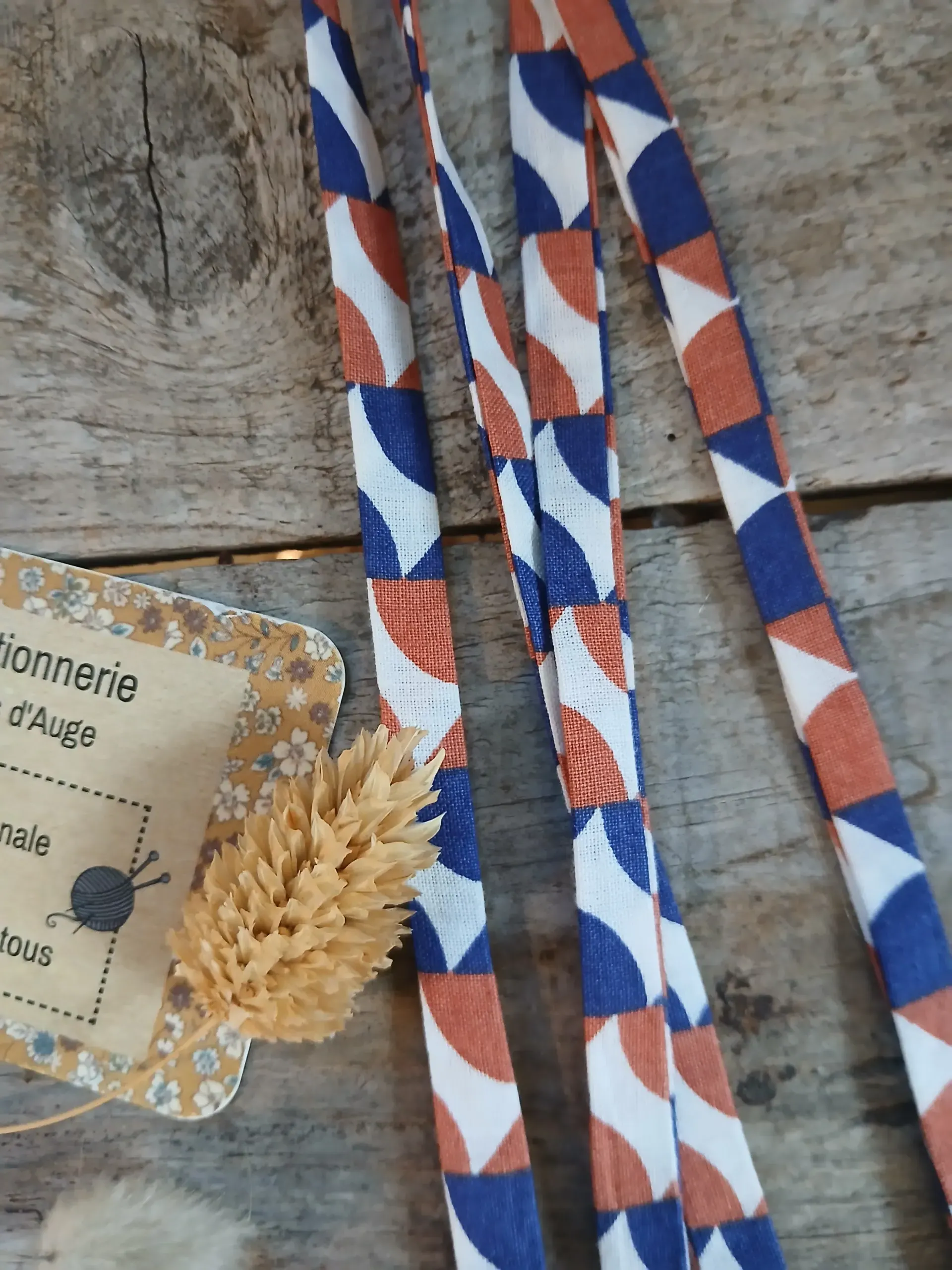 Lacets fantaisie en tissu – géométrique bleu/terracotta 6 œillets – Image 2