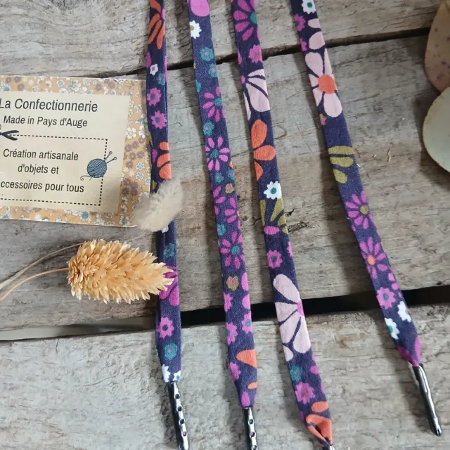 Lacets fantaisie en tissu – fleuris violet 8 œillets