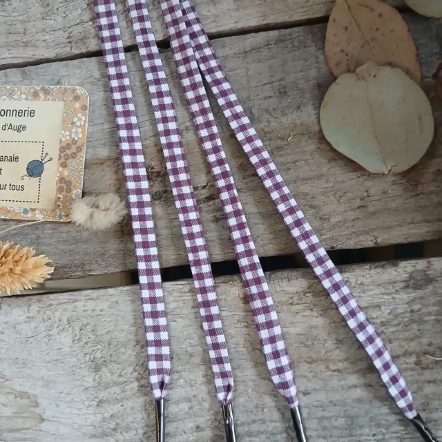Lacets fantaisie en tissu – vichy bordeaux/prune 8 œillets