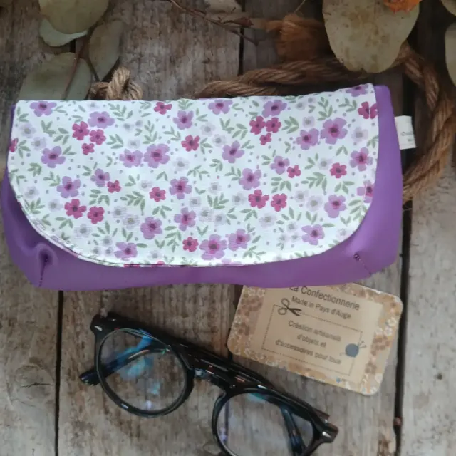 Étui à lunettes en tissu – fleuris parme / Simili cuir violet