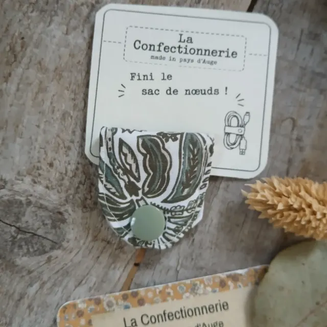 Attache-câble en tissu molletonné – Feuillage vert