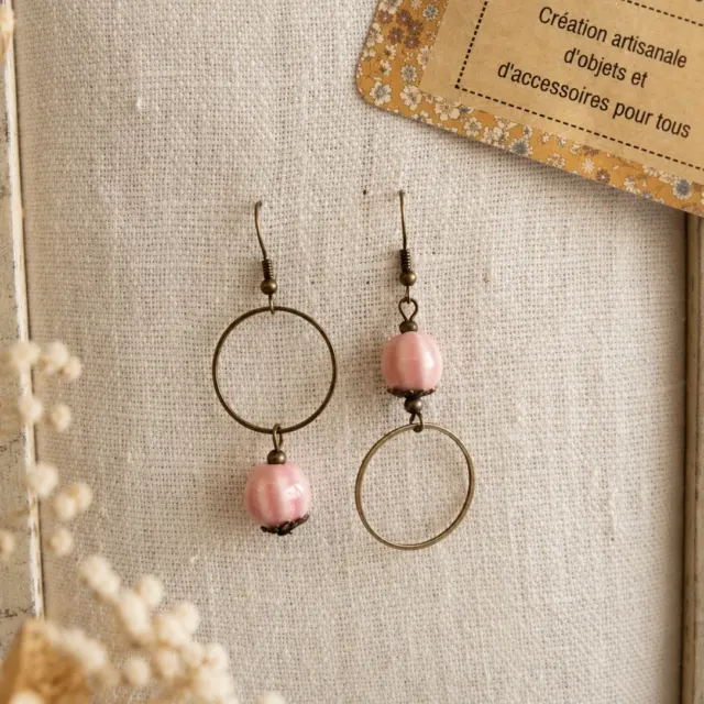boucles d'oreilles dissociées perle céramique rose