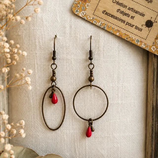 boucles d'oreilles dissociées gouttes rouges