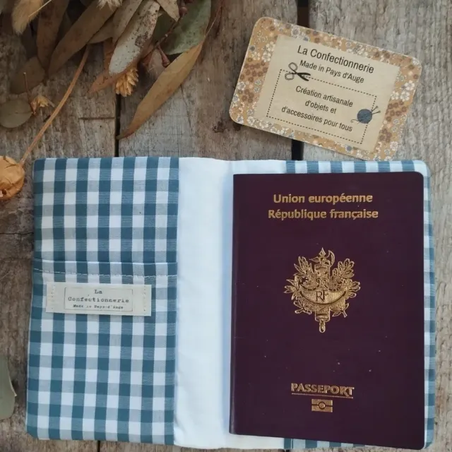 Protège-passeport en vichy bleu pétrole