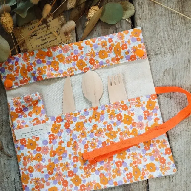 Pochette à couverts nomade avec serviette (fleurie orange)