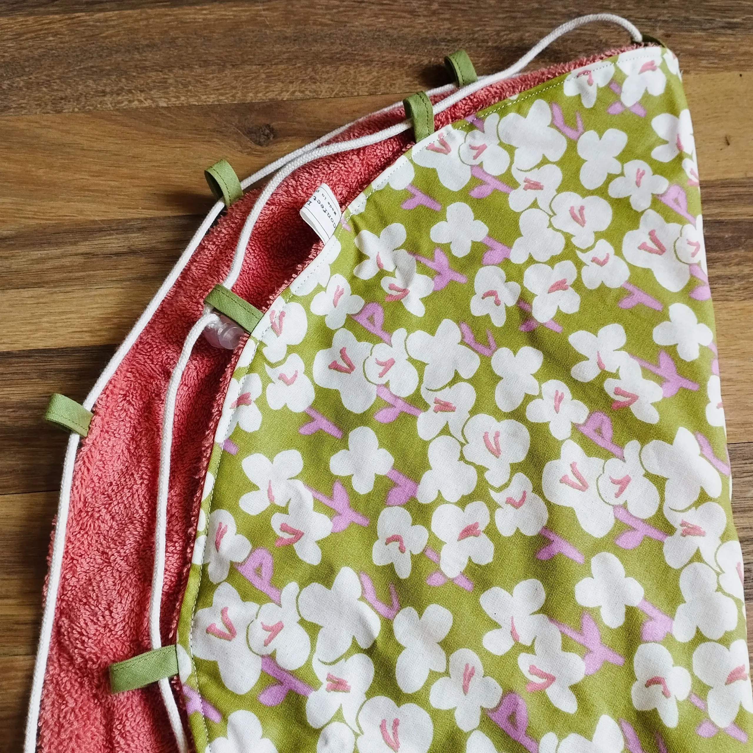 Tapis de piscine- fleuri vert et rose – Image 2