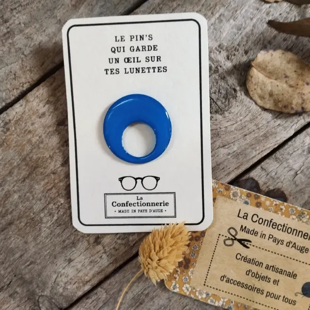 Pin's porte-lunettes bleu