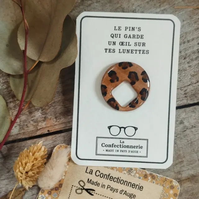 Pin's porte-lunettes léopard