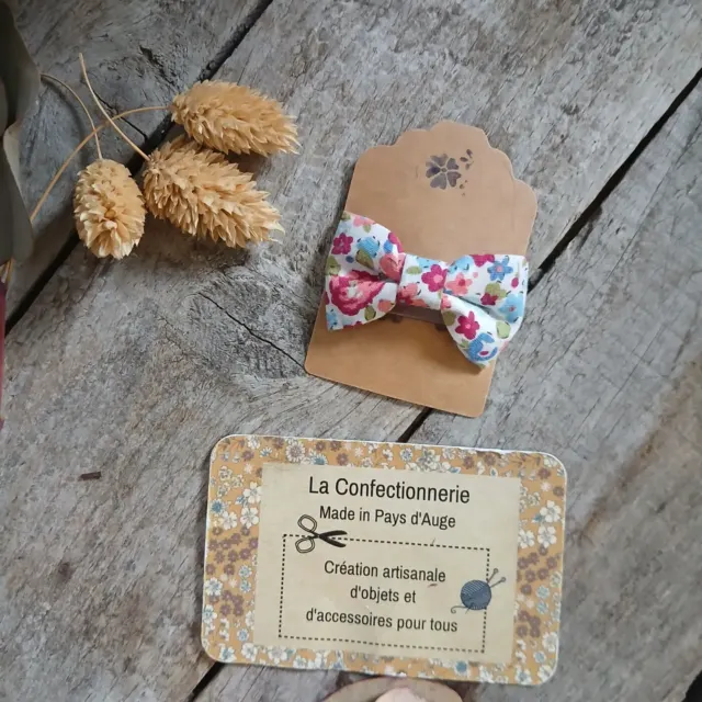 Petite barrette anti-glisse pour bébé et enfant - Petites fleurs roses et bleues