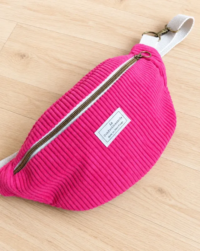 Sac banane en velours côtelé rose électrique
